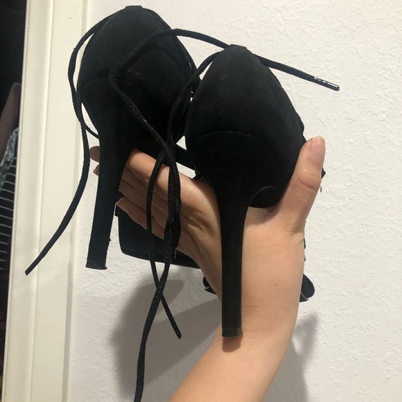 Strappy heels - Picture 4 of 4